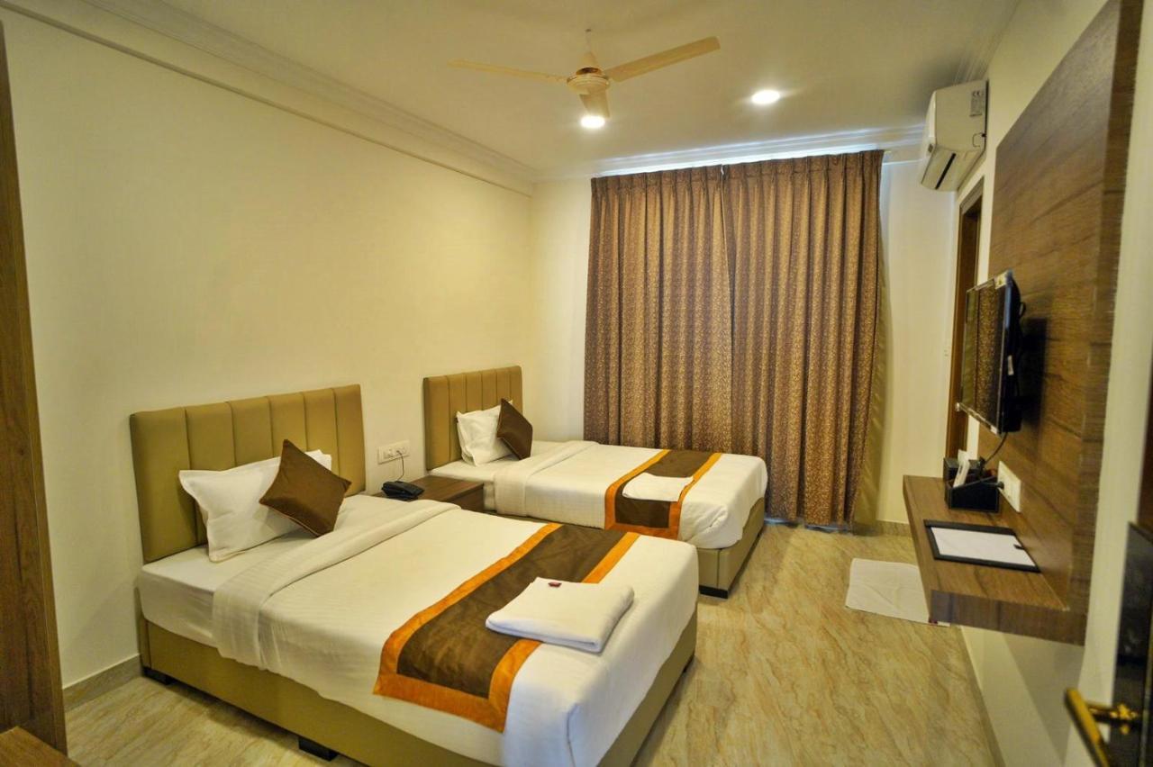 Hotel Sterling Inn Bangalore International Airport Yelahanka Exterior foto